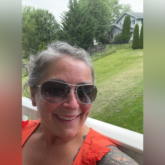 Meet your Posher, Ashley - Picture 2 of 4